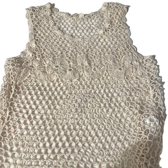 iris Tops - Iris Crochet Tank M/L with bottom fringe